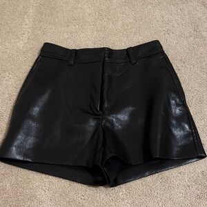 Aritzia Babaton Black Women's Shorts
